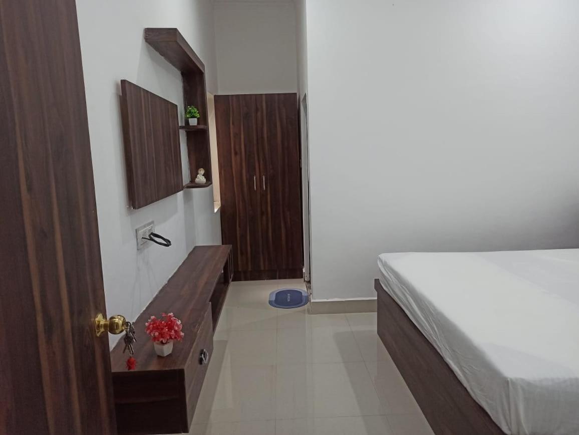 Abhiram Homestay 카주라호 외부 사진