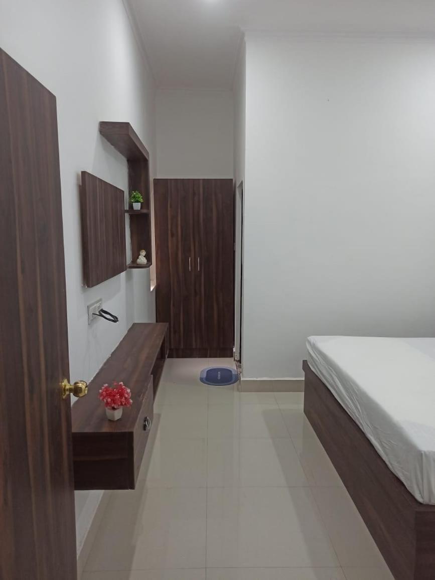 Abhiram Homestay 카주라호 외부 사진