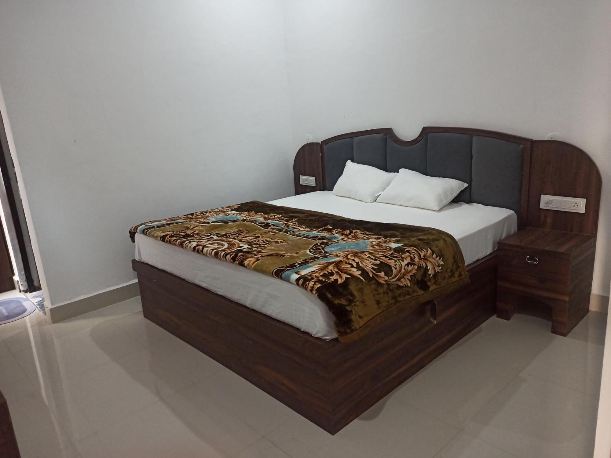 Abhiram Homestay 카주라호 외부 사진